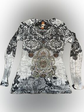E89 S-Twelve Gray Printed Long Sleeve V-Neck Top w/Embellished Medallion, Size L